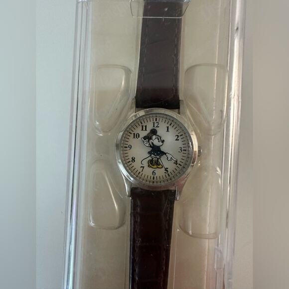 NWT Vintage Disney Minnie Mouse Women’s Watch main image 12
